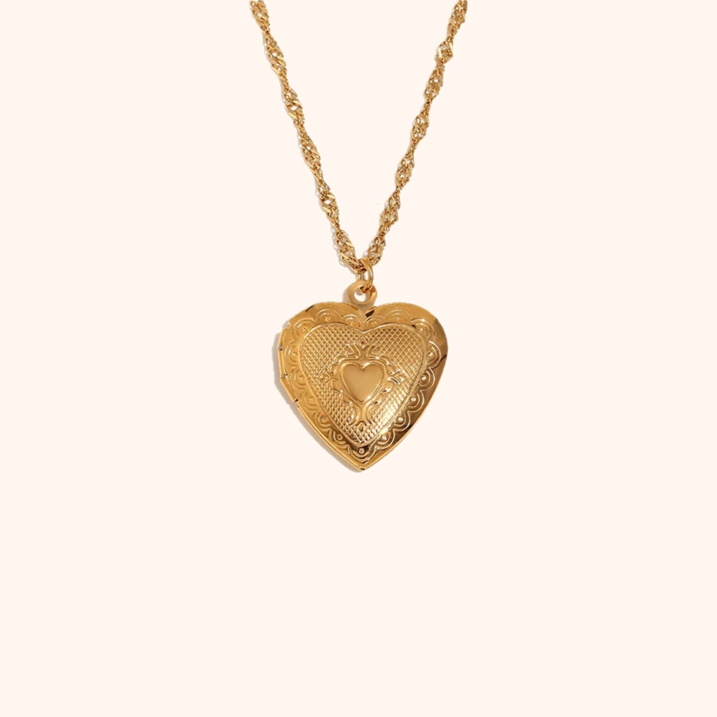 Cayetana Locket Necklace 💧
