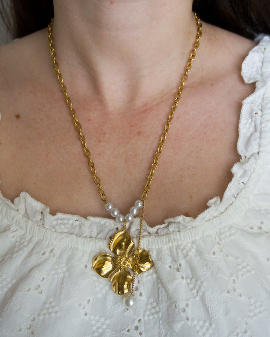 Azalea Necklace 💧