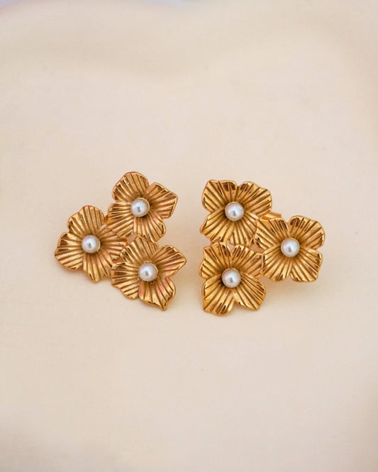 Camelia Earrings 💧