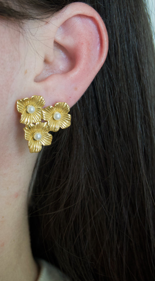 Camelia Earrings 💧