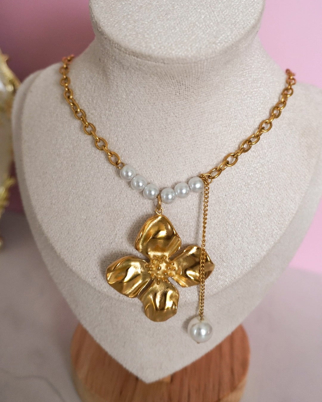Azalea Necklace 💧