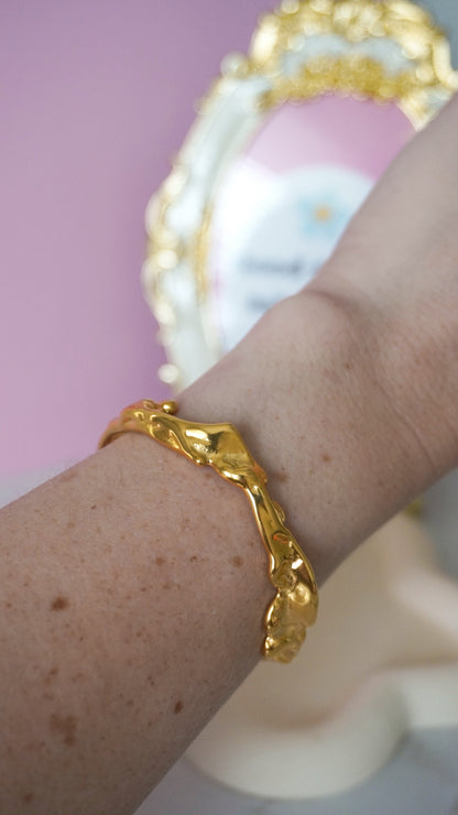 Maiori Cuff Bracelet 💧